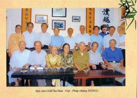 Un club de poésie actif à Hanoi